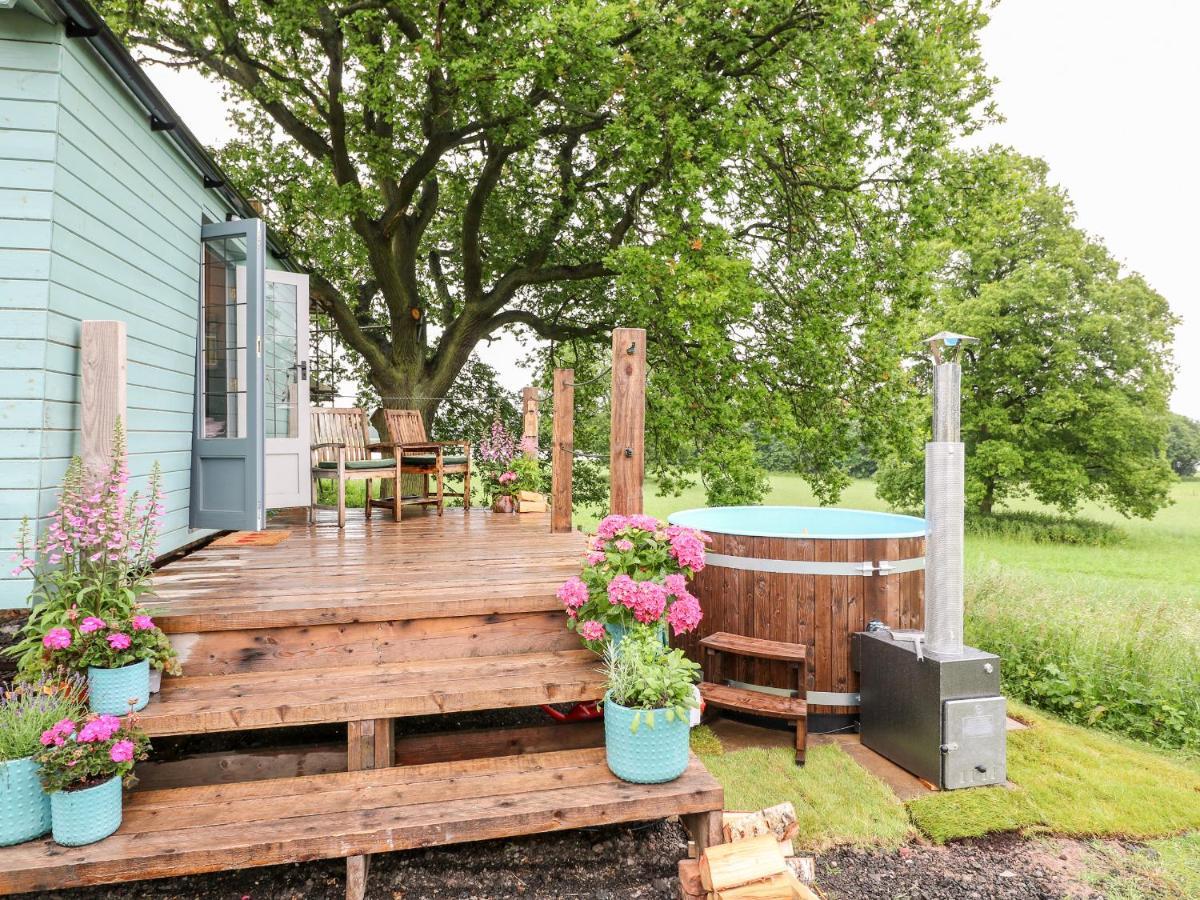 The Lazy Mare By The Water Villa Rugeley Exterior photo